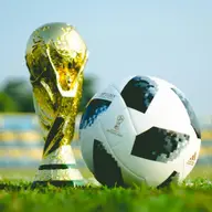 Cupa Mondială 2026 se vede noaptea în România, iar pizza a devenit al 12-lea jucător al serilor de fotbal