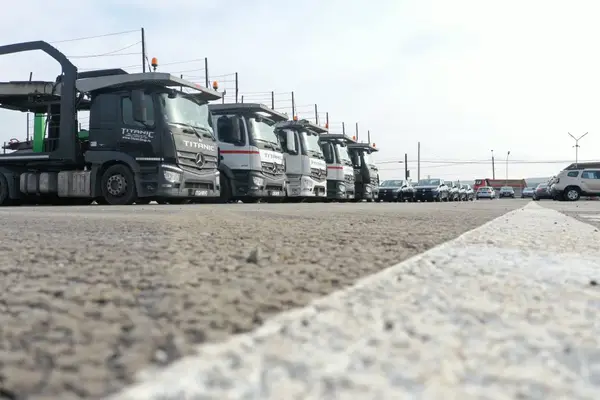 De ce să îți aduci mașina cu transport auto pe platforma Franța România?